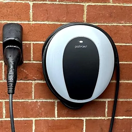 Apartment View: Elegant Roundhay With Ev Charging Leeds (West Yorkshire)