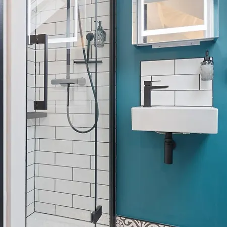 公寓 3a View, Beautifully Appointed In Roundhay, Sleeps Up To 6, Bedrooms With En Bathrooms, Ev Charging *