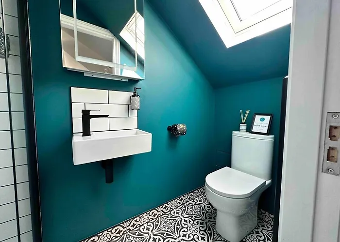 3a View, Beautifully Appointed In Roundhay, Sleeps Up To 6, Bedrooms With En Bathrooms, Ev Charging Apartment Leeds (West Yorkshire)