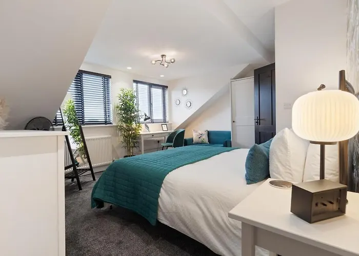3a View, Beautifully Appointed In Roundhay, Sleeps Up To 6, Bedrooms With En Bathrooms, Ev Charging * Leeds (West Yorkshire)
