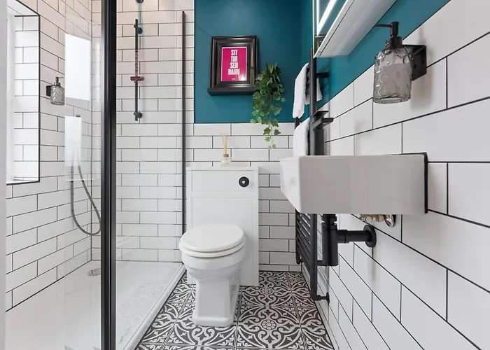 3a View, Beautifully Appointed In Roundhay, Sleeps Up To 6, Bedrooms With En Bathrooms, Ev Charging Leeds (West Yorkshire)